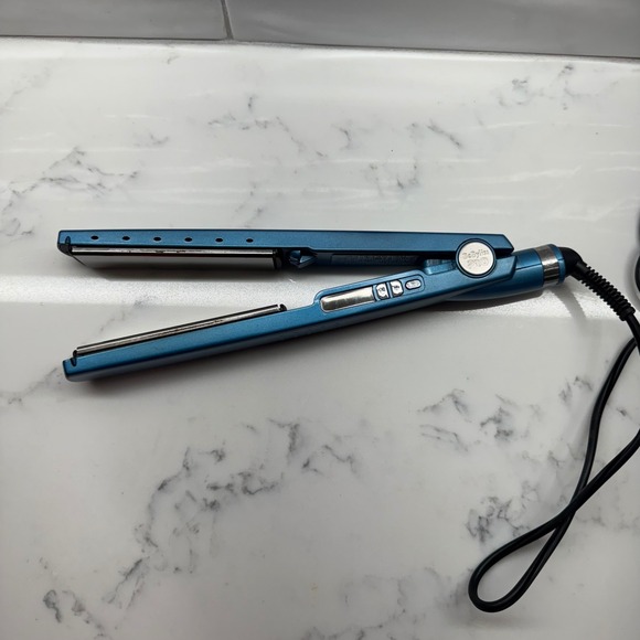 BaByliss PRO Nano Titanium 1 Inch Flat Iron Blue Professional Hair Straightener - Picture 2 of 7
